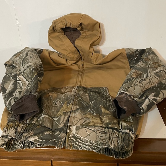 Bass Pro Shops Hunting Jacket - Picture 4 of 9